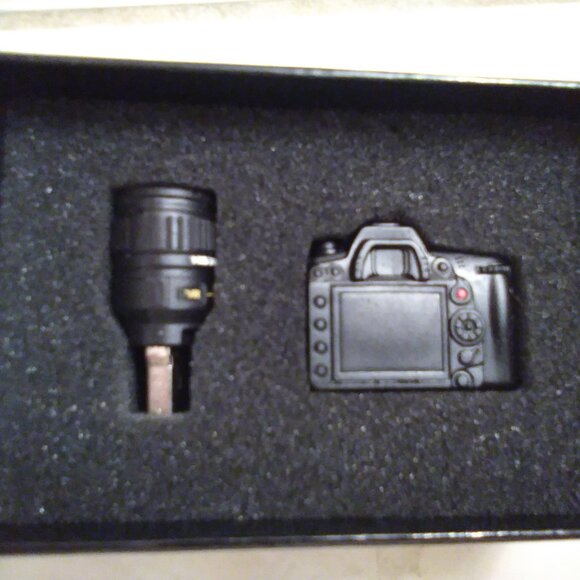 USB Flash Drive For Nikon Camera - Picture 2 of 3